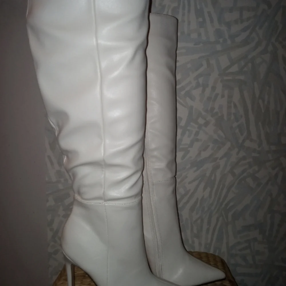 Women's, White, Boots with Heel - Picture 2 of 4